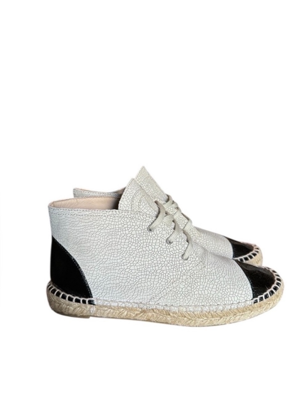 CHANEL ICONIC LOGO CRACKLE ESPADRILLE
SNEAKERS RETAIL 995